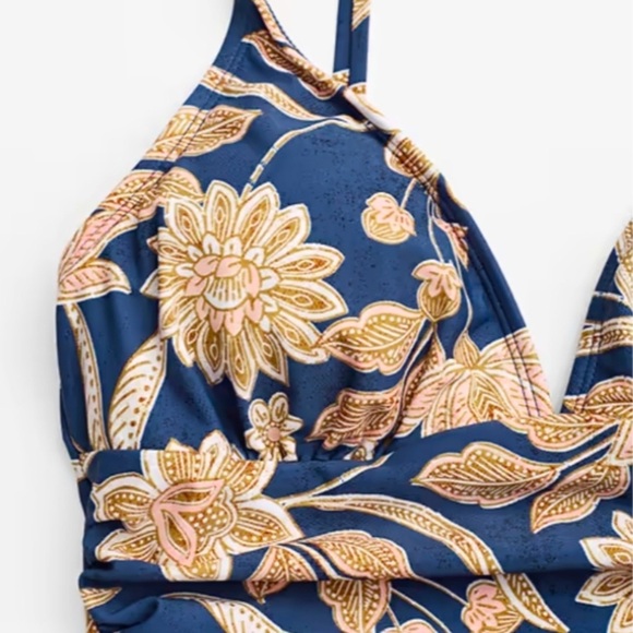 Cupshe Paisley V Neck Tummy Control Long
Torso One Piece Swimsuit Size Lg NWT - Picture 4 of 5